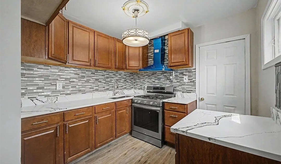 2 bed, 1000 sqft, $1,650 — Photo 4