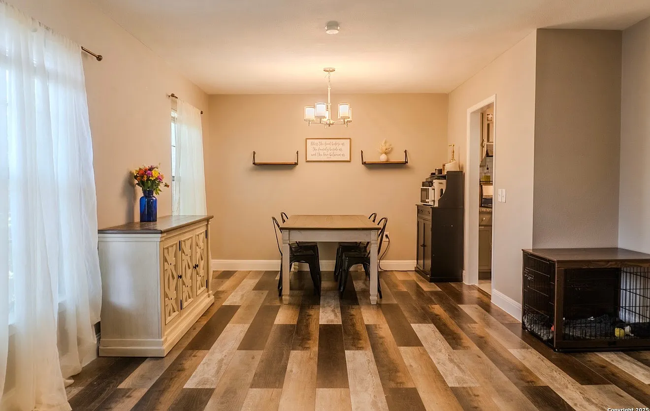 3 bed, 1470 sqft, $1,850 — Photo 3