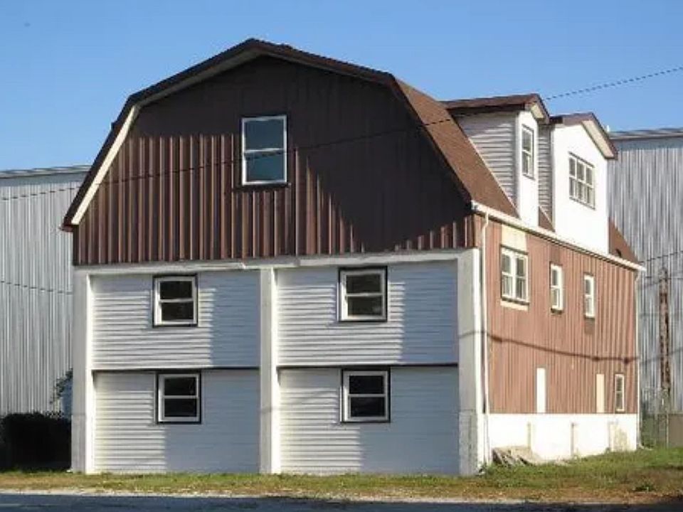 1st image of 205 1/2 N Oak St