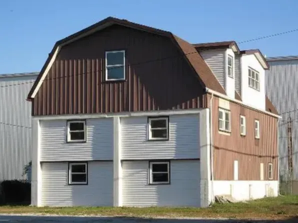 205 1/2 N Oak St, Loda, IL 60948