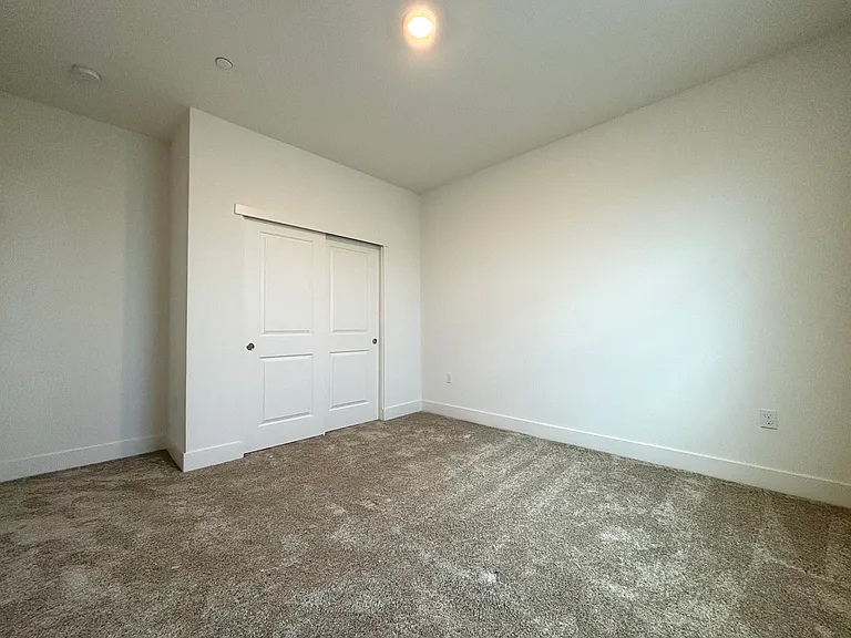 2051 Rosemary Dr — Photo 30