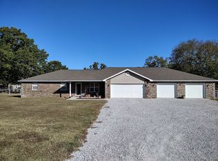 11074 Iris Rd, Neosho, MO 64850