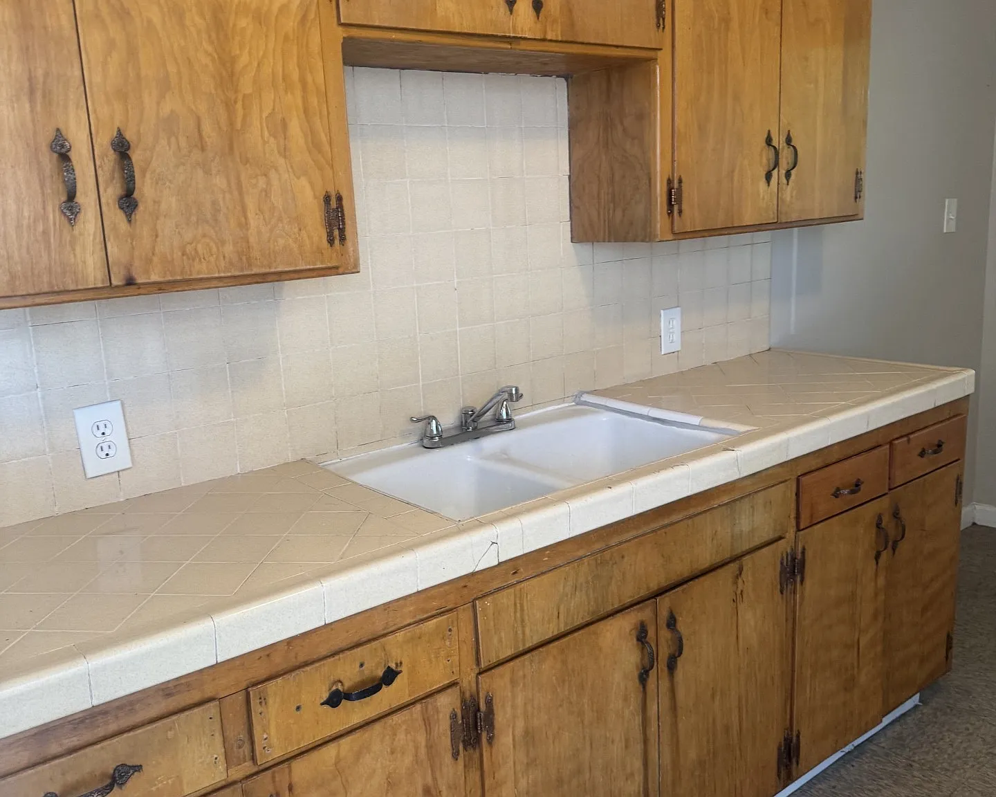 1 bed, 800 sqft, $1,000 — Photo 3
