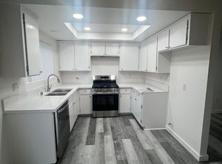 851 Newport Dr, Vista, CA 92084