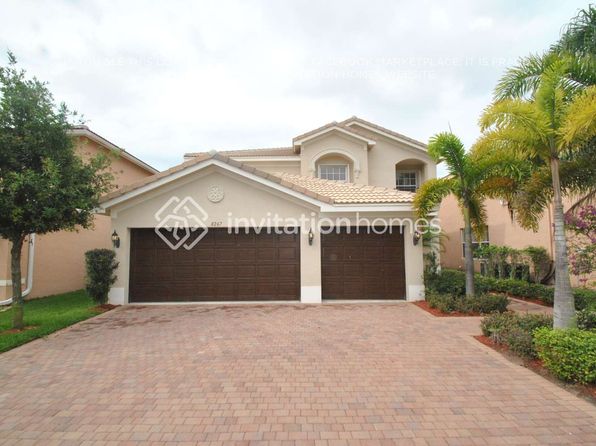 8267 Emerald Winds Cir