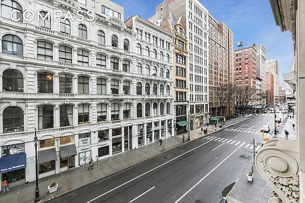 Sold by Compass | media 18