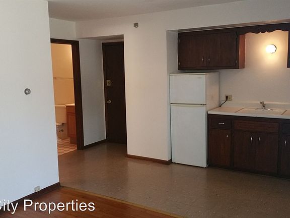 4th image of 1652 N Humboldt Ave APT 01