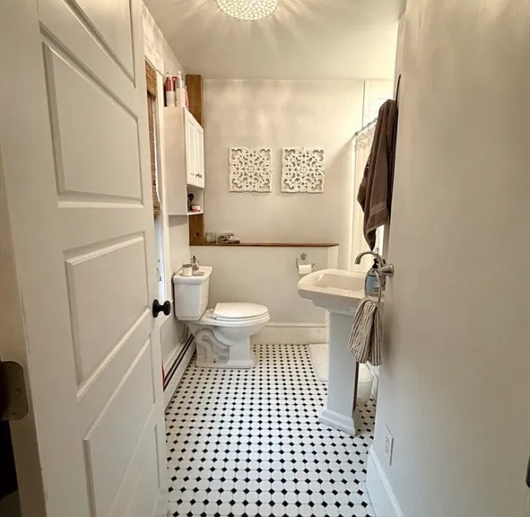 244 W 3rd St #2 — Photo 16