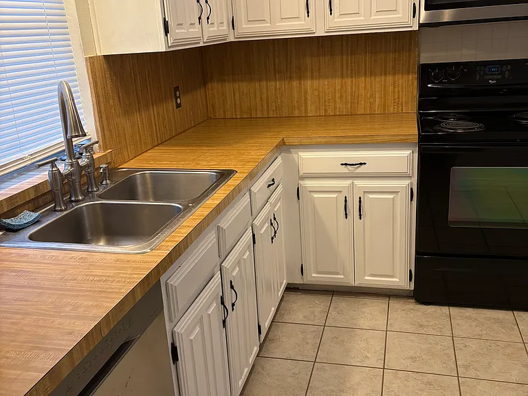 1110 Paluxy Ct — Photo 13