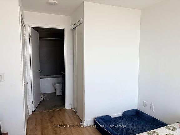 5th image of 135 E Liberty St #2103