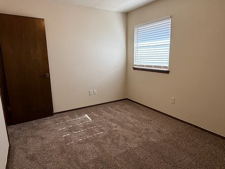 139 Barrett Pl — Photo 10