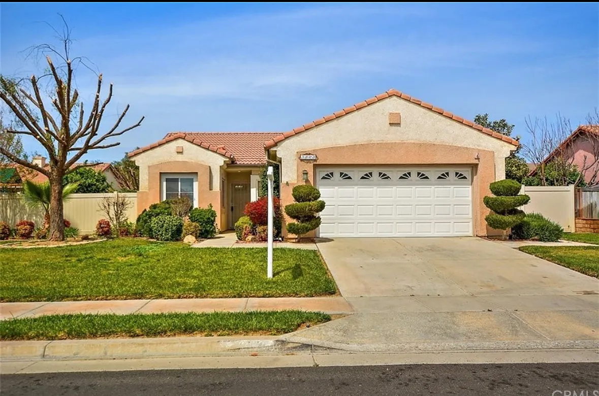 3800 Florence St — Photo 1