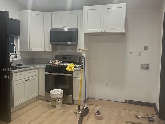 2nd image of 204 S Amantha Ave