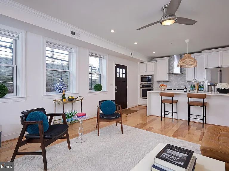 1444 Taylor St NW #1 — Photo 5