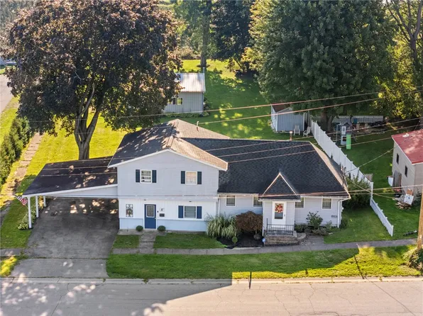 6 Waterloo St, Clyde, NY 14433