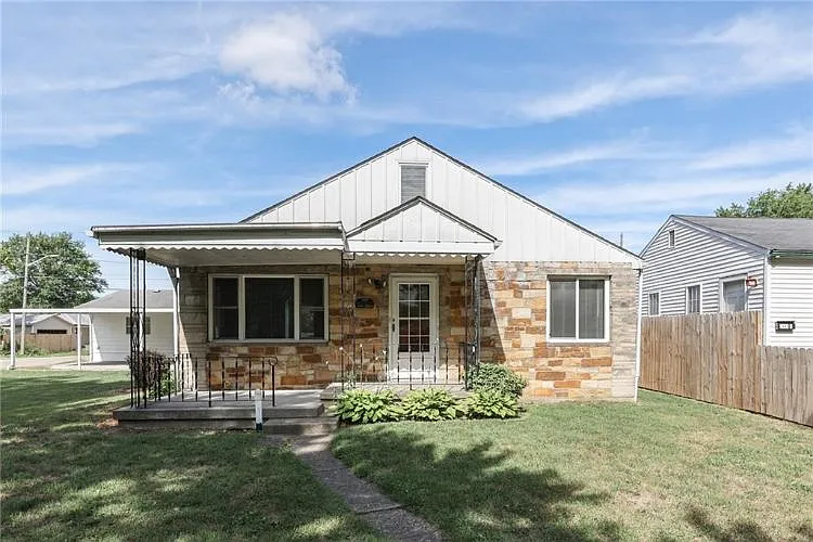 2442 Villa Ave photo 1