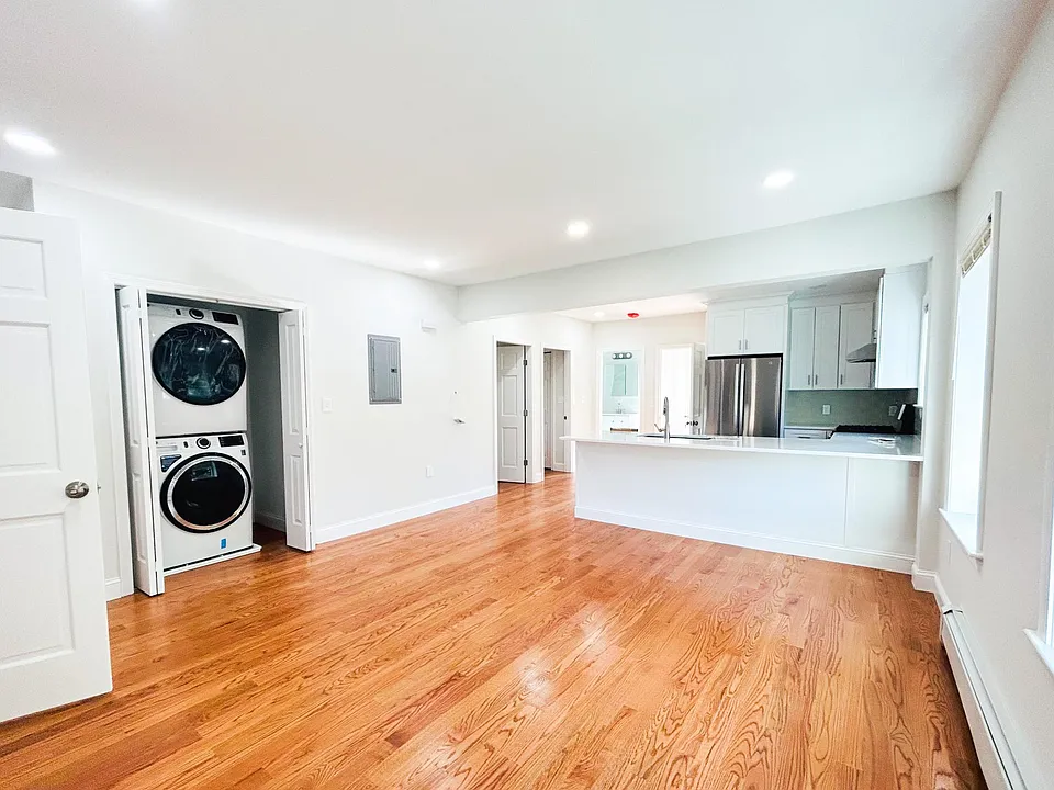 27 Waverly St #1