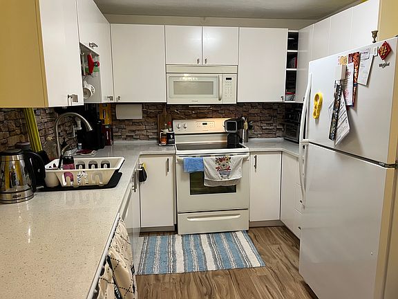 4th image of 33 Lodgen Ct APT 4E