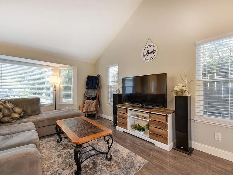 8313 Crossoak Way — Photo 21