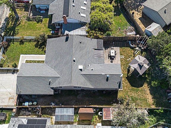 3rd image of 936 Santa Cruz Dr