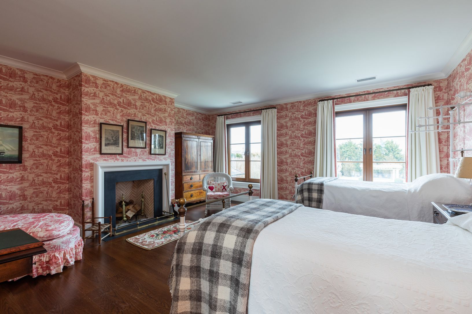  Guest room with Twin Beds