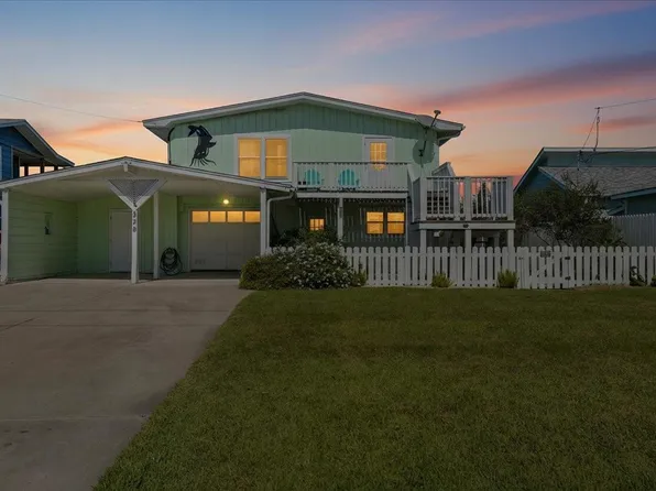 228 Starboard Ave, Rockport, TX 78382