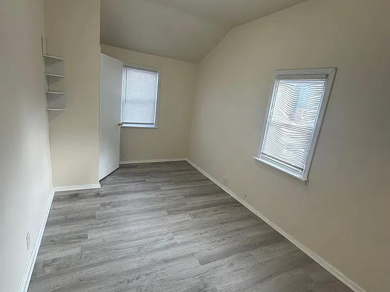 448 Vernon St — Photo 7