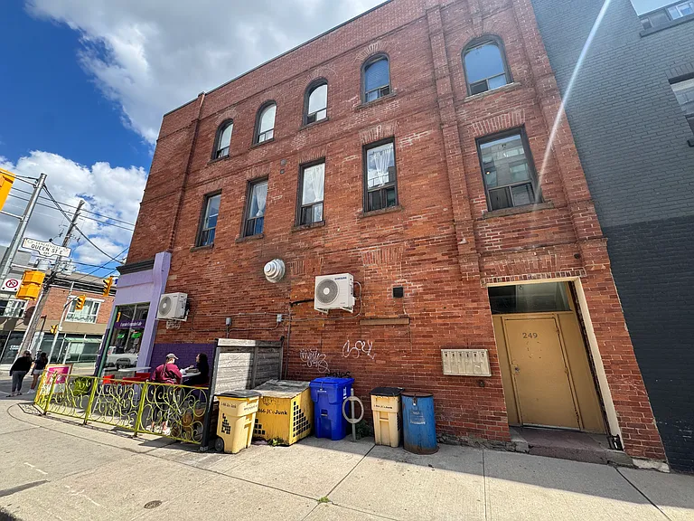 249 Logan Ave #6 — Photo 11
