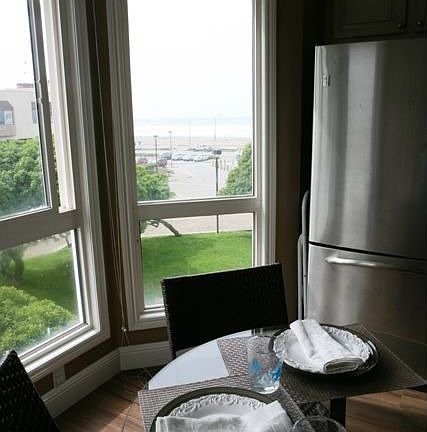 4th image of 799 La Playa St #2