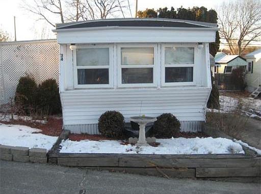 2nd image of 278 Newbury St Lot 34