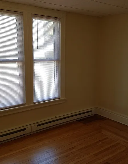 242 N Main St — Photo 4
