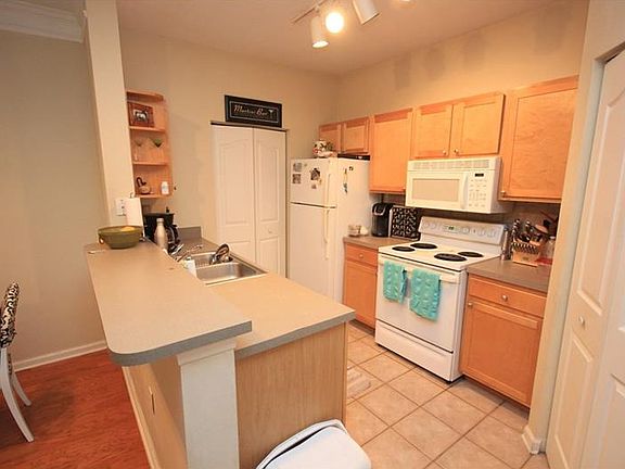 3rd image of 4207 S Dale Mabry Hwy Unit 10205