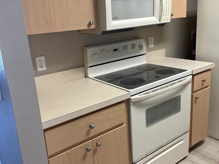 10331 Kidron Ave #B — Photo 6