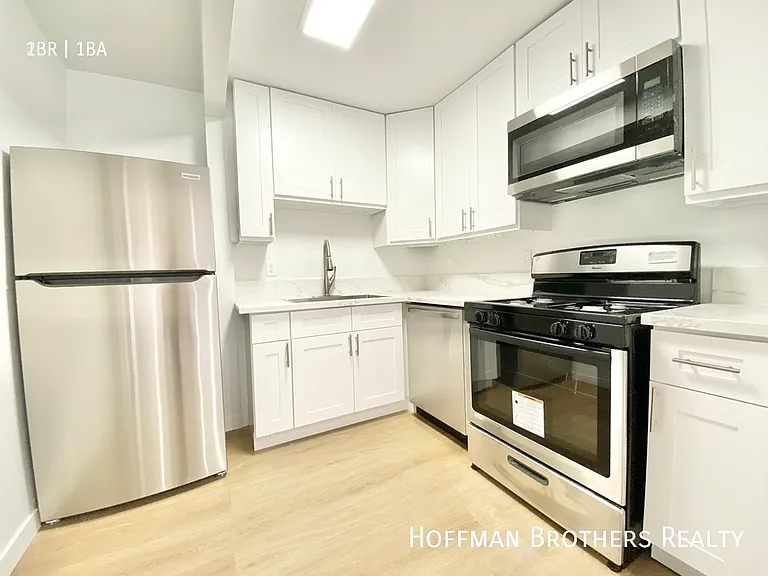 7441 Hazeltine Ave #105 — Photo 5