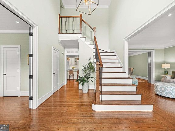 4th image of 406 Spring House Cv NE