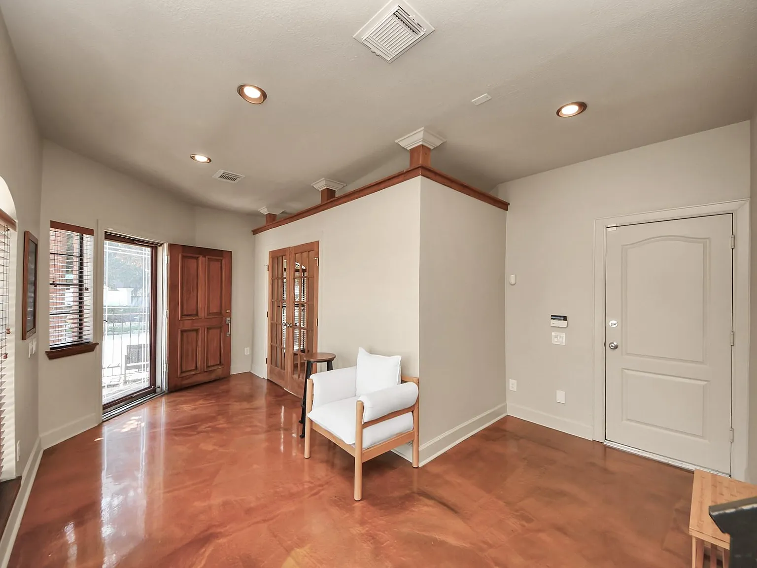 2 bed, 2.0 bath, 2436 sqft, $3,500 — Photo 4
