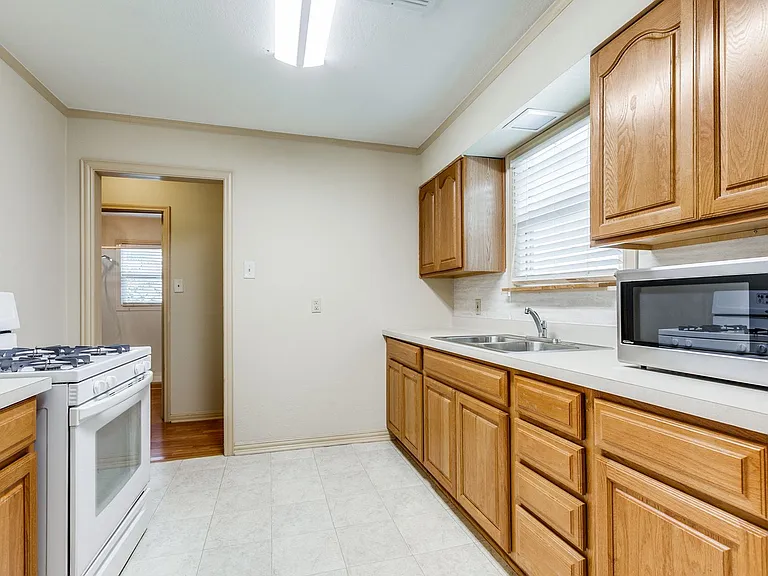 322 Byrnes Dr — Photo 8