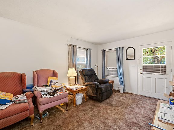 2nd image of 2549 S Ellis Ave