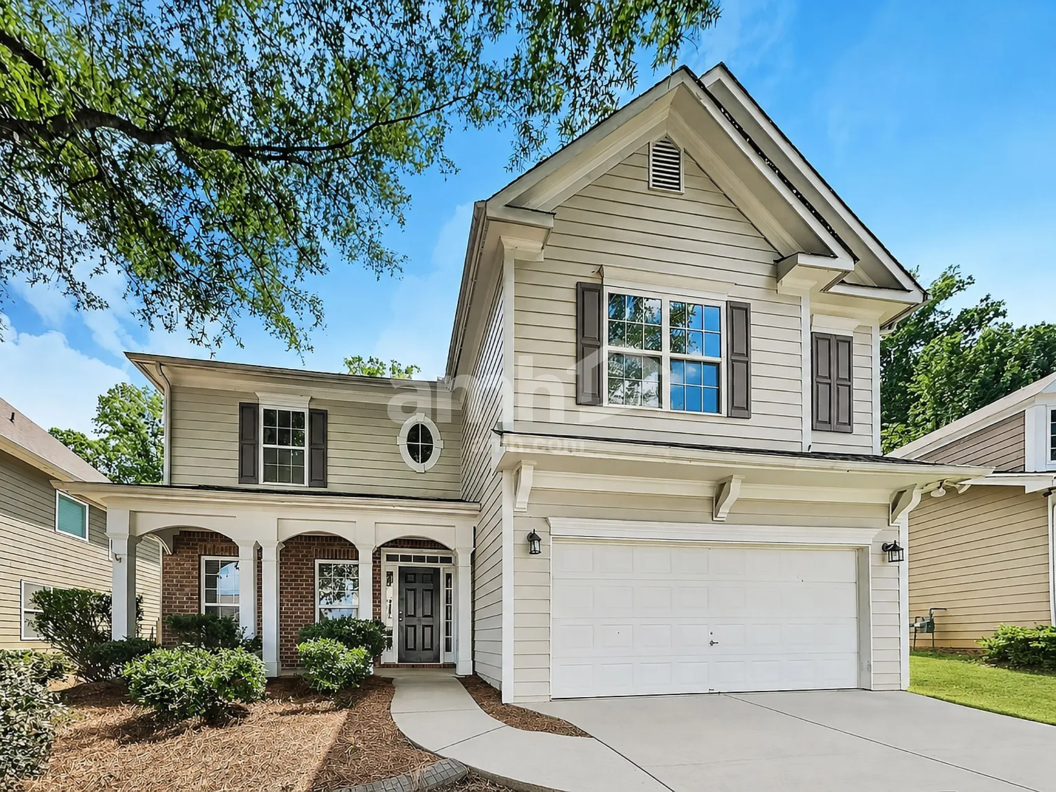 4 bed, 2.5 bath, 2338 sqft, $2,365 — Photo 1