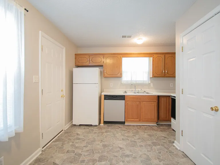 1023 Shadow Ridge Ave — Photo 6