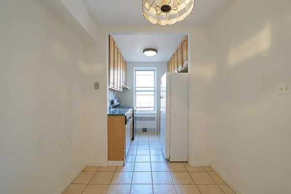 Sold by Venezia Realty Group LLC | media 8