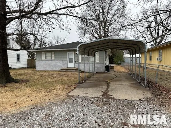1104 E Carter St, Marion, IL 62959