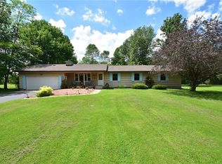 6923 Lakeside Rd, Ontario, NY 14519