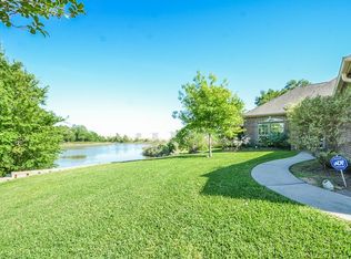 3535 Bayou Forest Dr, Shoreacres, TX 77571