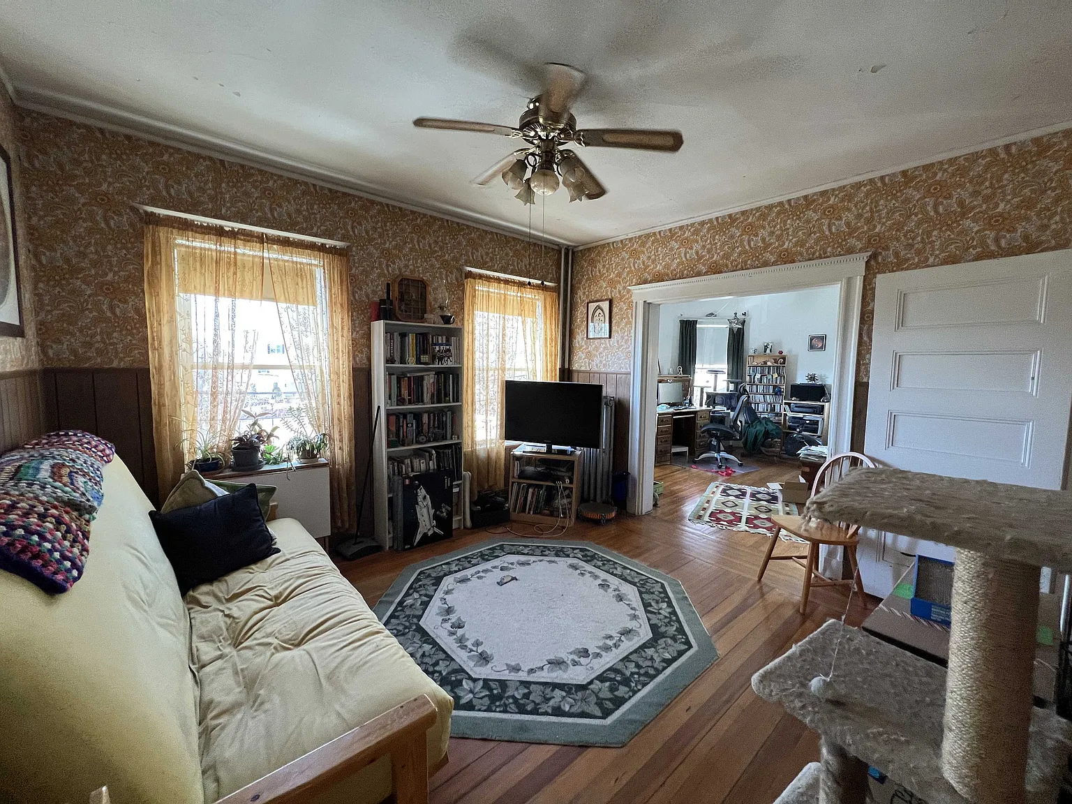 4 bed, $4,000 — Photo 3