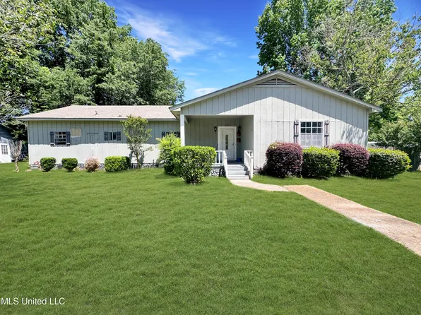 219 W Bell Ave, Mendenhall, MS 39114