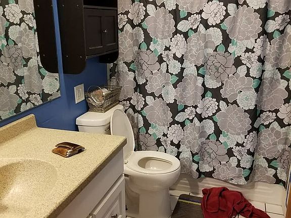 Upstairs bathroom 