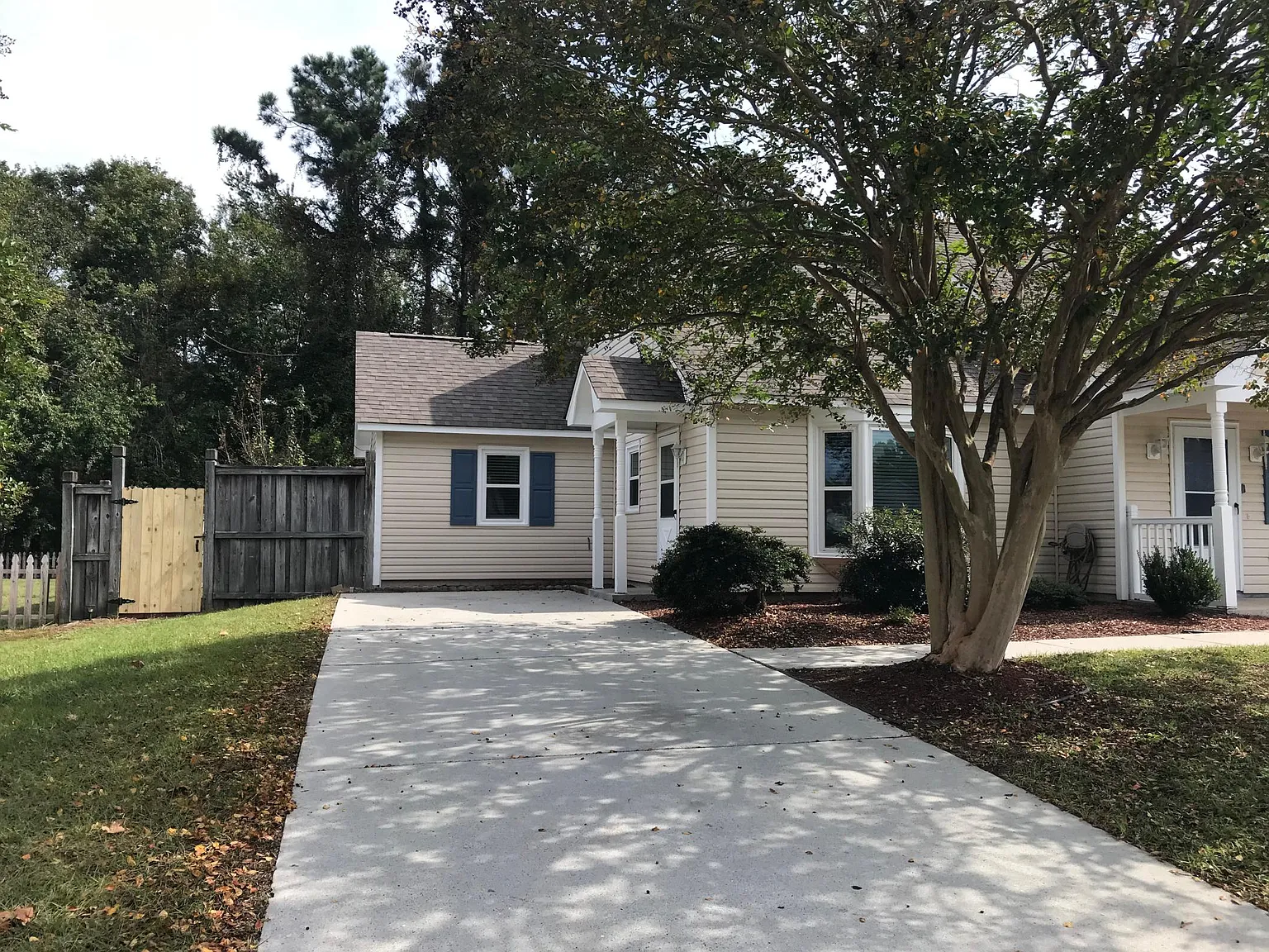 3 bed, 1378 sqft, $2,100 — Photo 2