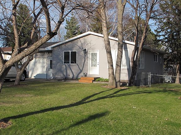 Front shot with room to park