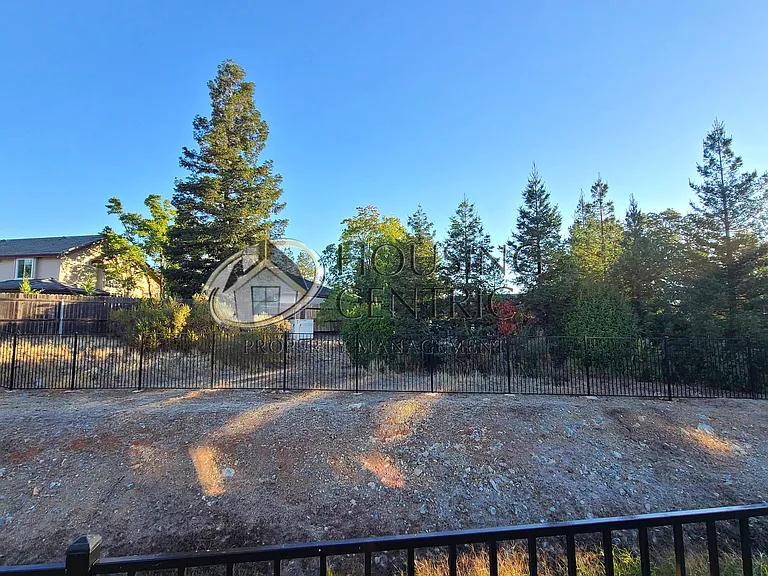 637 Lincoln Ct — Photo 57
